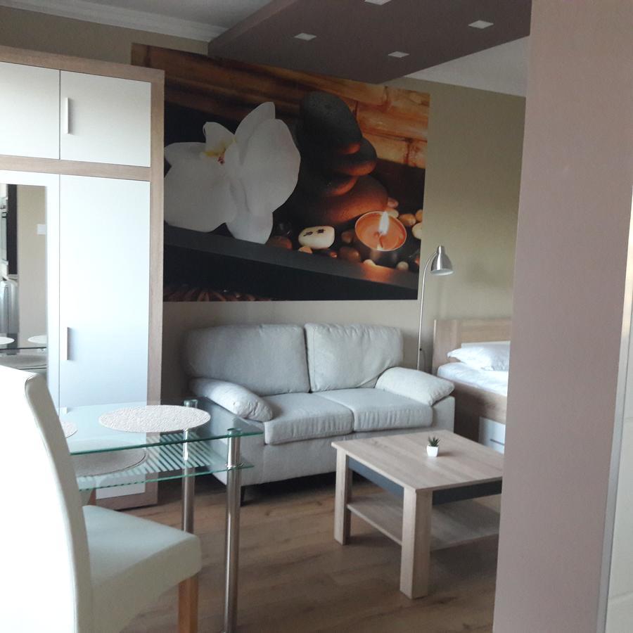 Studio 18 Apartman Kazincbarcika Exterior photo